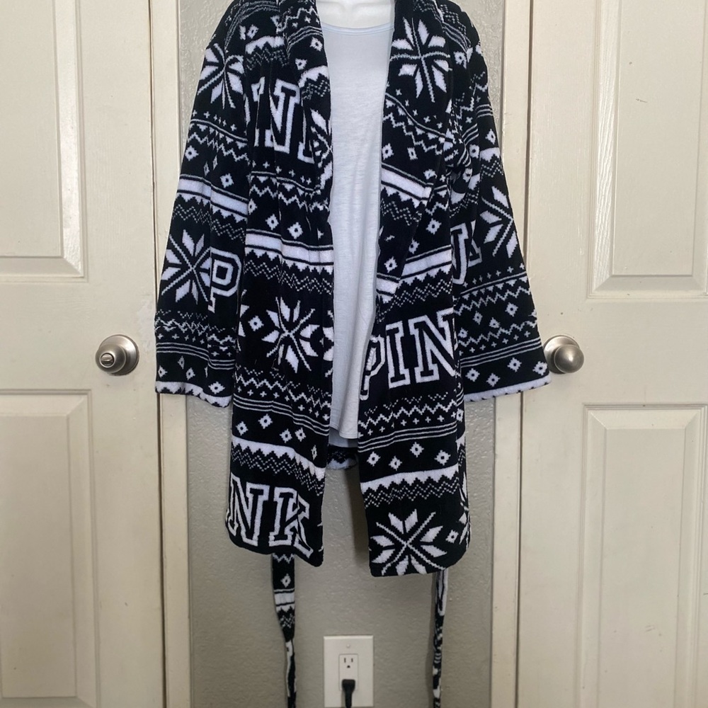 VS PINK Snowflake Robe M/L - Picture 7 of 9